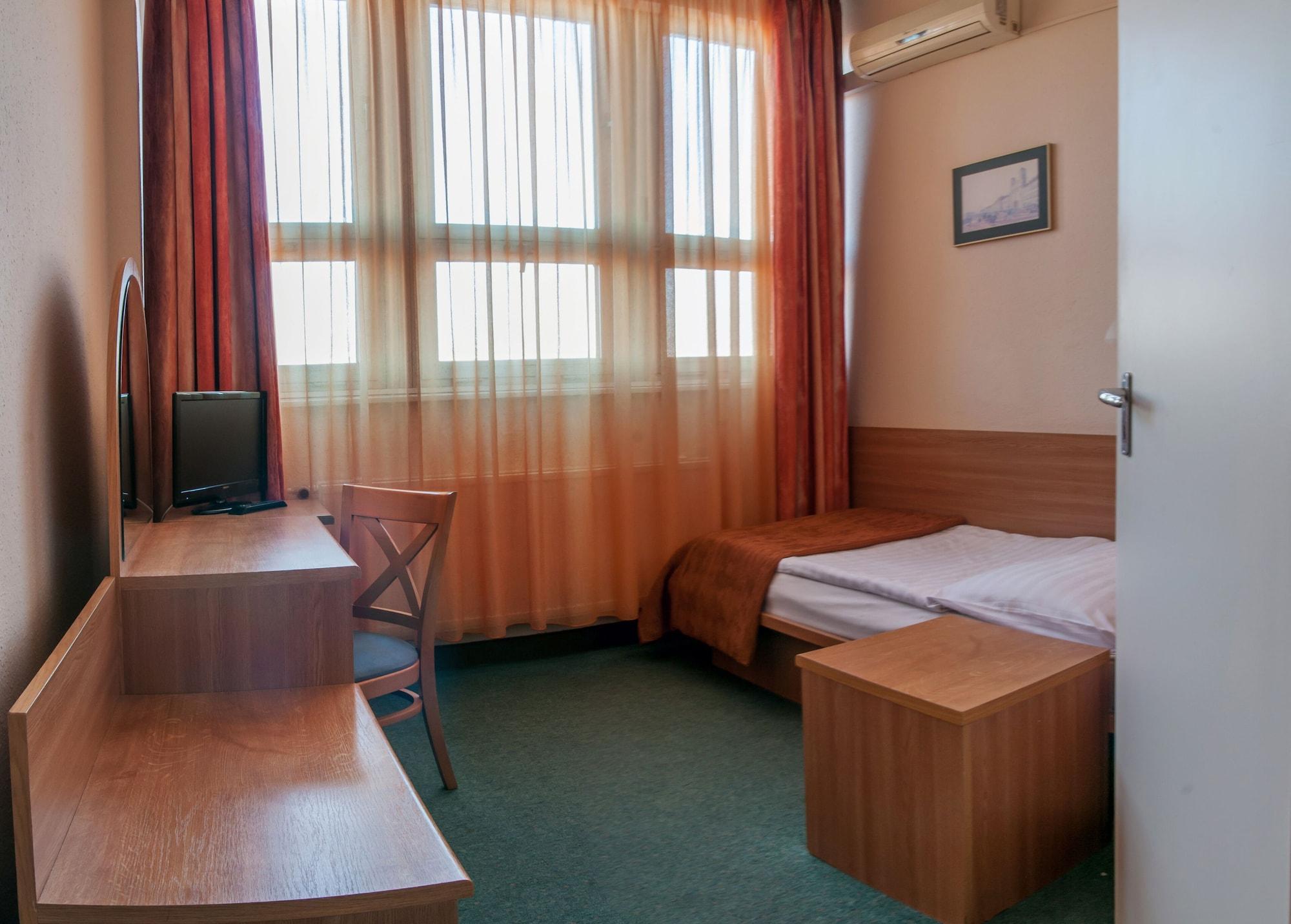 Hotel Eben Будапеща Екстериор снимка